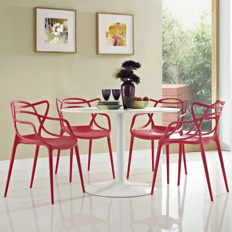 Ensemble de 4 chaises en plastique intriqué